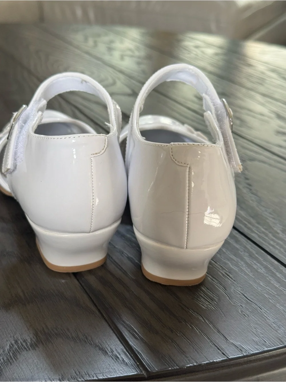 Girls White Patent Mary Jane Dress Shoes with Flower Accent
